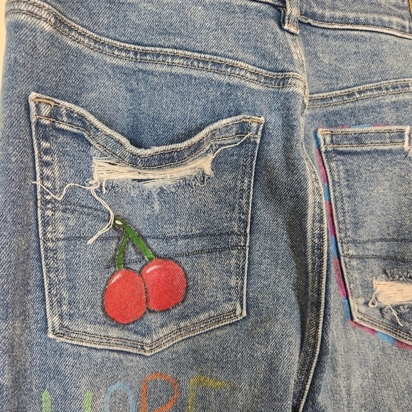 American Eagle Outfitters Colorful Fun Graffiti Distressed Mom Jeans Size 6 - Picture 3 of 16